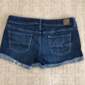 A&E dark wash denim shorts size